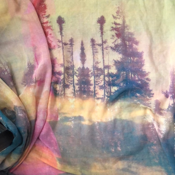 Gorgeous multi coloured scarf with forest image - Picture 2 of 2